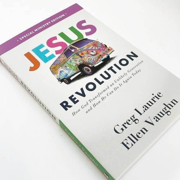 Jesus Revolution by Greg Laurie paperback book - Picture 1 of 3